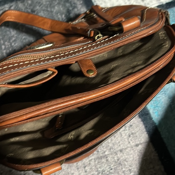 Womens Faux Leather Convertible Satchel Handbag - Picture 4 of 9